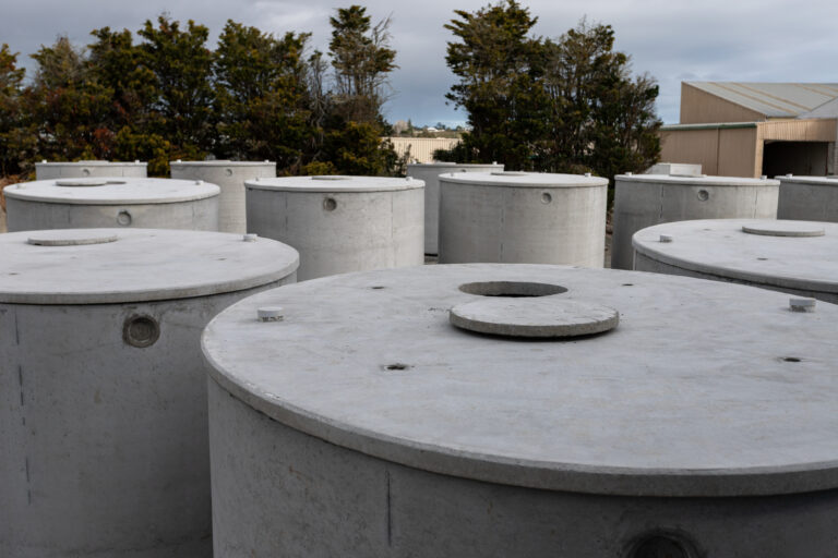 Wade Concrete Products 23000 Litre Oval Water Tank (4)