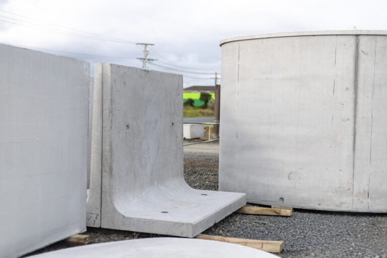 Wade L-Block's Egineered Self-Supporting Retaining Wall (1)