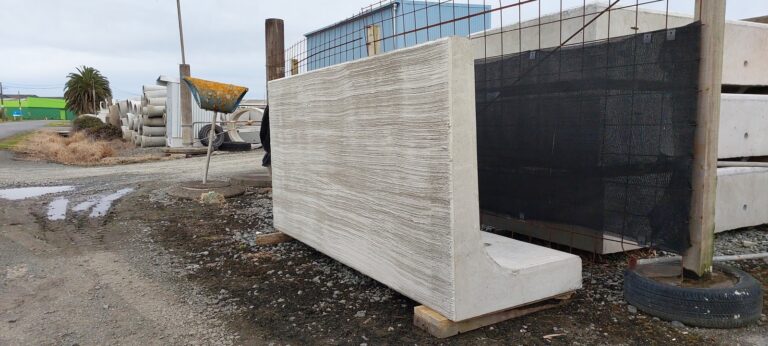 Wade L-Block's Egineered Self-Supporting Retaining Wall (1)