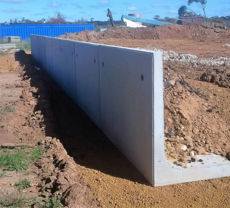 Wade L-Block's Egineered Self-Supporting Retaining Wall (1)