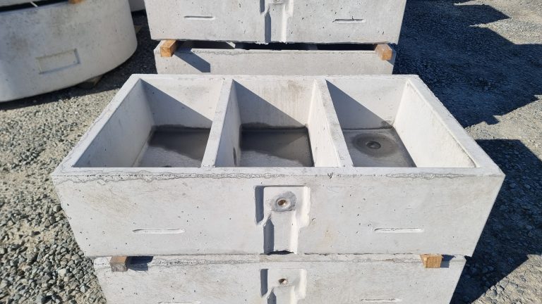 100 Gallon Double Chamber Trough